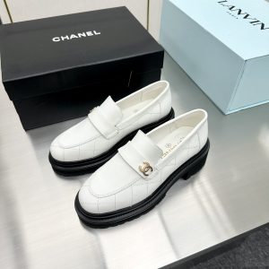 CHANEL  Four Seasons Single Shoes