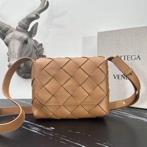 BOTTGA VENETA  Crossbody bag