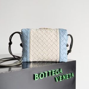 Bottega Veneta  Woven leather bag