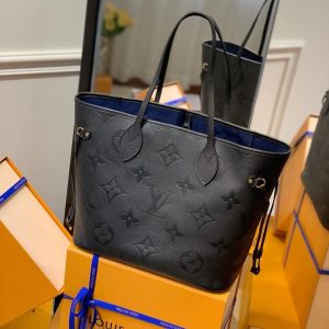 Louis Vuitton Women's Fashion Large Capacity Bag Black